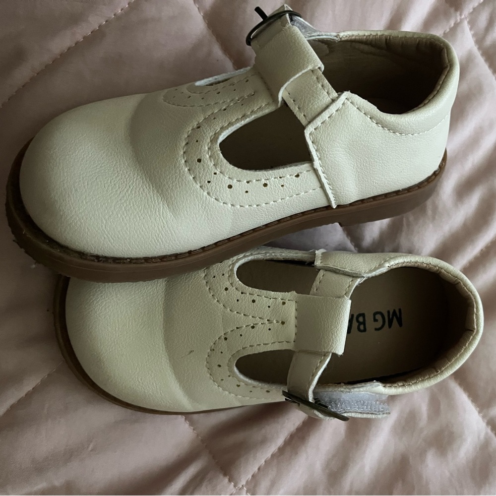 Cream Kids Shoes